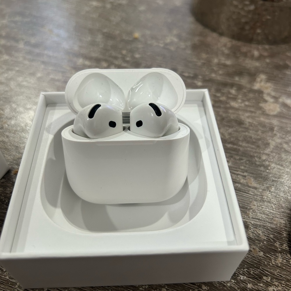 Apple AirPods 4 - Wireless Earbuds with Charging Case in Original Box